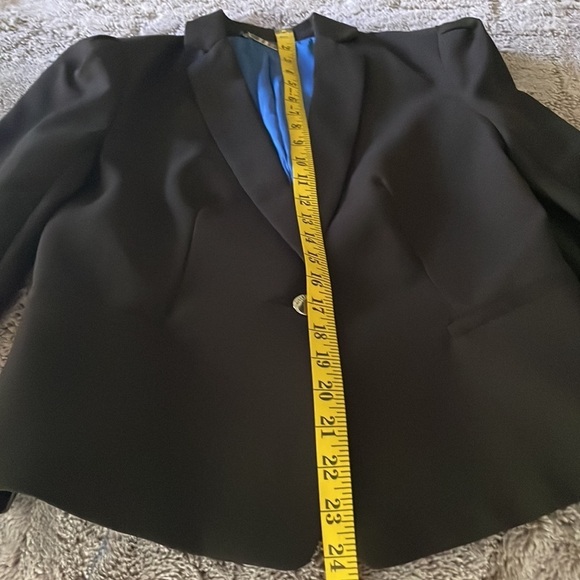 STUDIO F, Beautiful Black Blazer - Picture 11 of 12